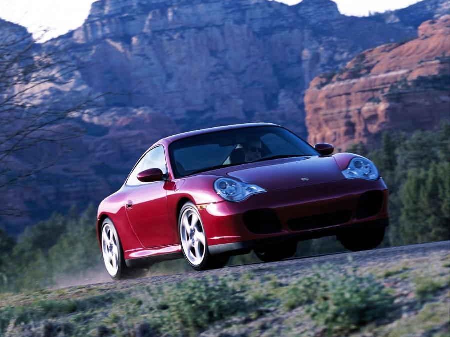 Porsche 911 Carrera 4S 2004 года  (фото 4 из 10)
